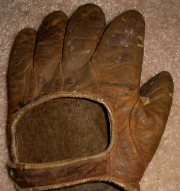 1880's-90's Webless Glove Back