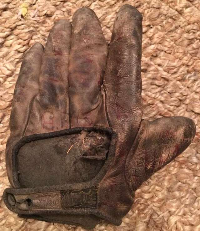 c. 1890's A.J. Reach Webless Crescent Back