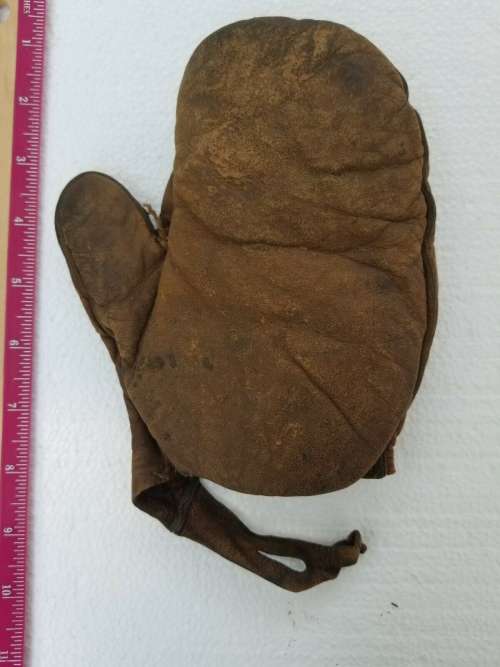 1880's/90's Catchers Mitten Front