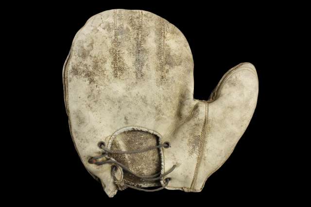 c. 1890's Crescent Basemitt or Infielders Mitt Back