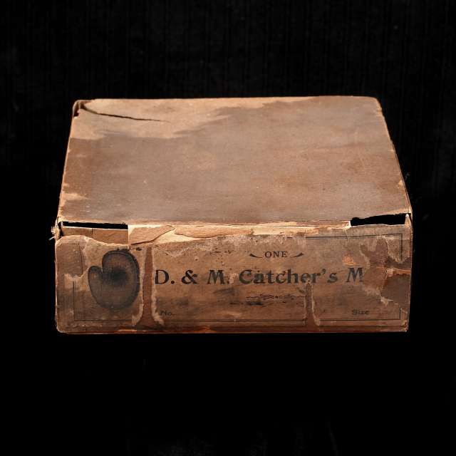 c. 1890's D&M Catchers Mitt Box