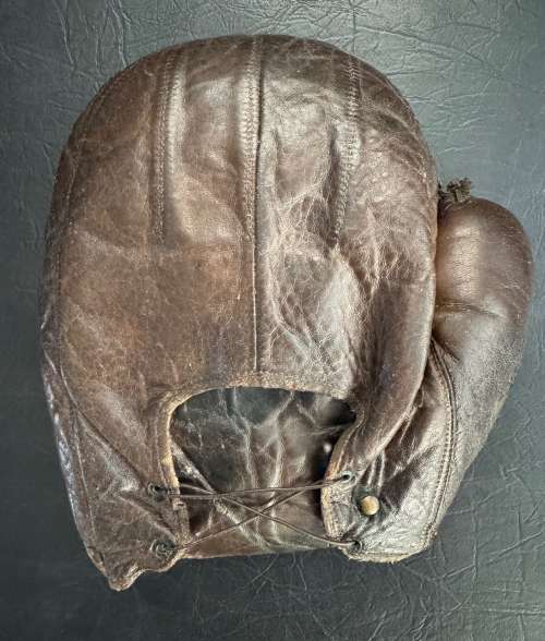 c. 1890's Hook & Eye Back Crescent Basemitt Back