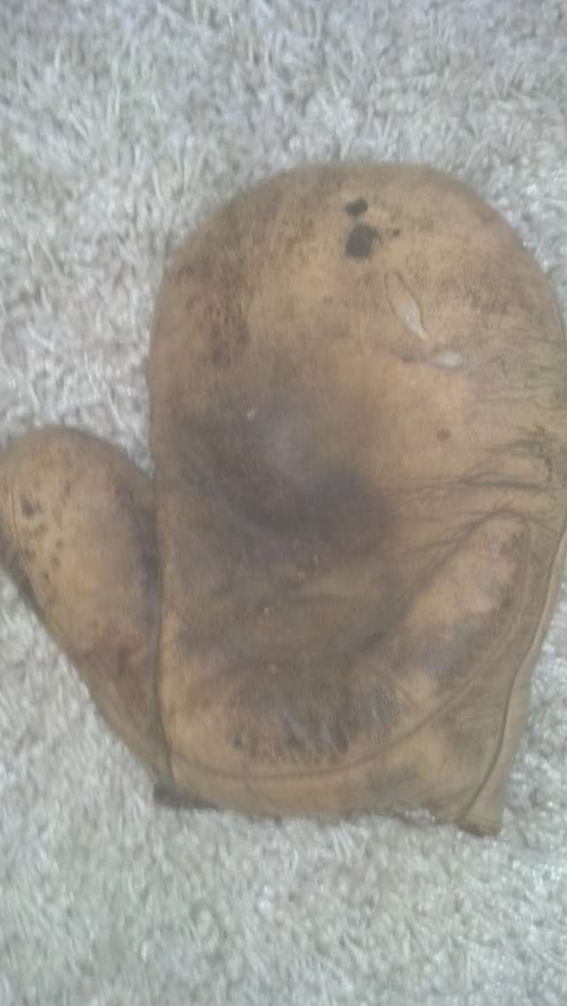 c. 1890's Hook and Eye Back Crescent Padded Basemitt Front