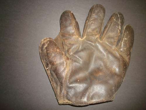 c. 1890's Laced Back Crescent Glove Front