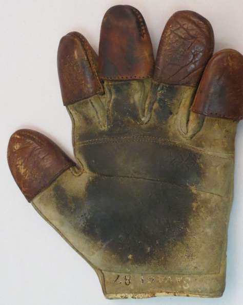 c. 1890's Spalding Tipped Finger Catchers Glove Front