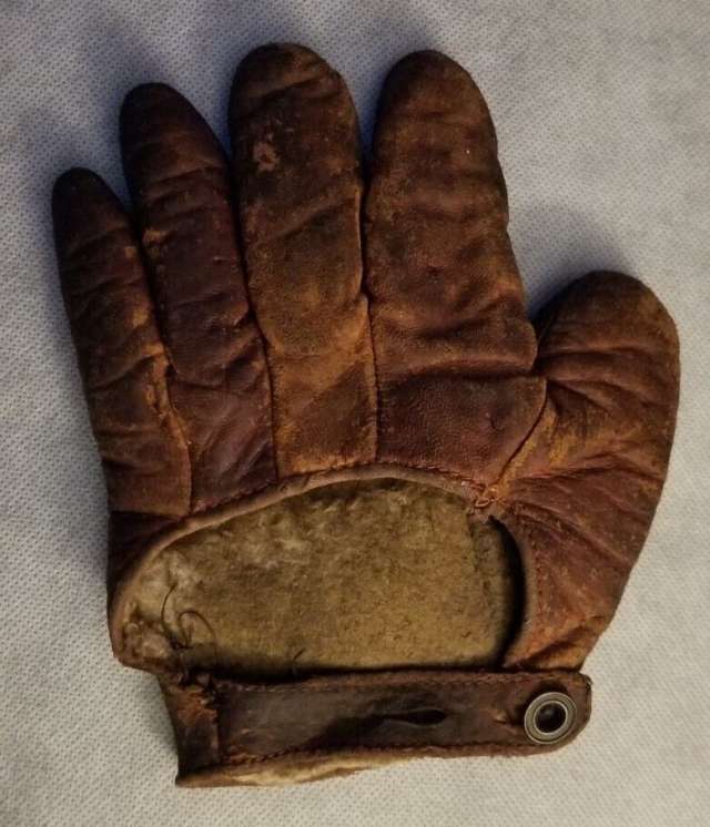 c. 1890's-00's Webless Crescent Back