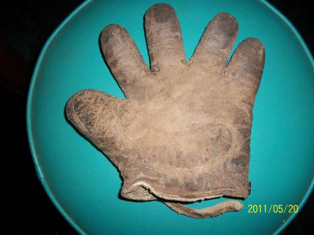 c. 1890's-00's Webless Crescent Brown Glove Front