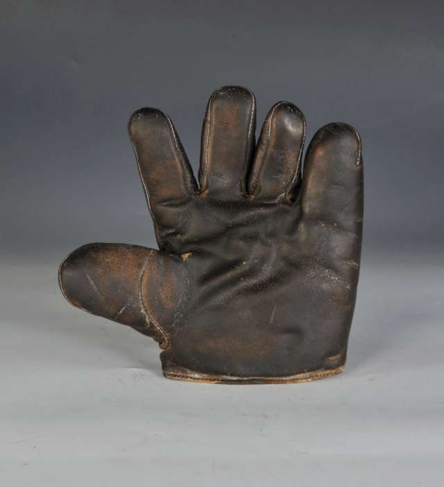 c. 1890's-00's Webless Glove Front