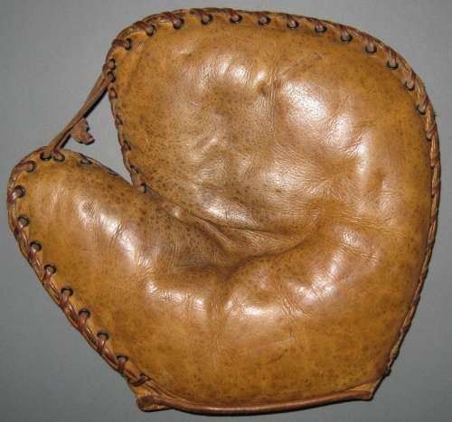 Alex Taylor Yellow Basemitt Front