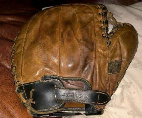 Babe Ruth Reach Basemitt Back