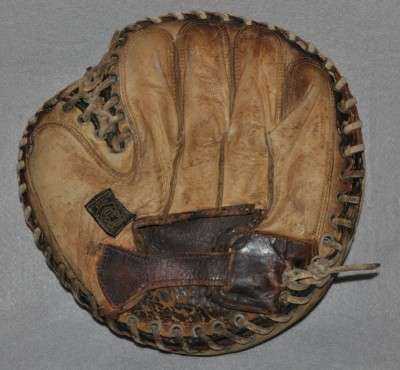 Babe Ruth Reach Home Run Special Catchers Mitt Lefty Back