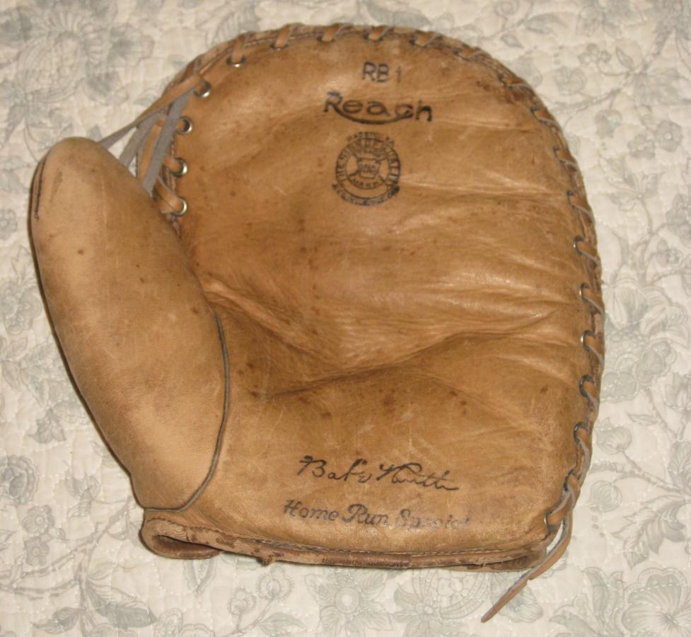 Babe Ruth Reach RB1 Basemit Front Babe Ruth Gloves Baseball Glove Collector Gallery