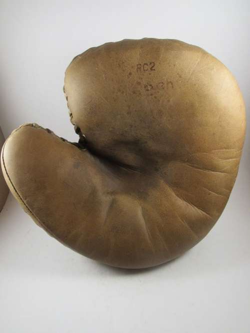 Babe Ruth Reach RC2 Home Run Special Catchers Mitt Front