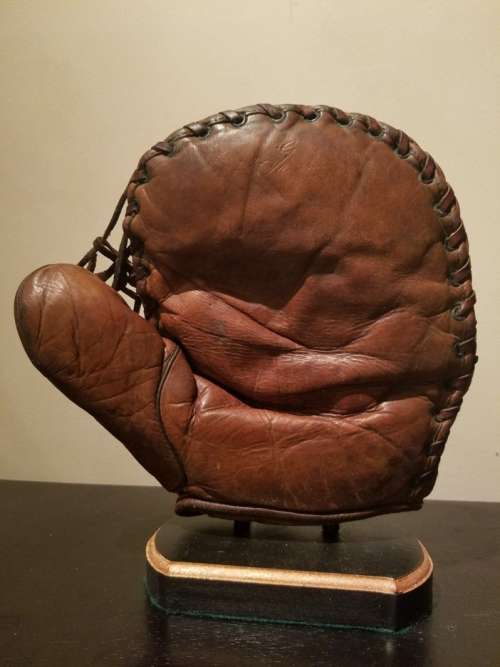 Charlie Grimm Davega Basemitt Front