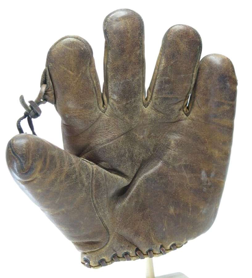 D&M G40 Front Draper Maynard Baseball Glove Collector Gallery