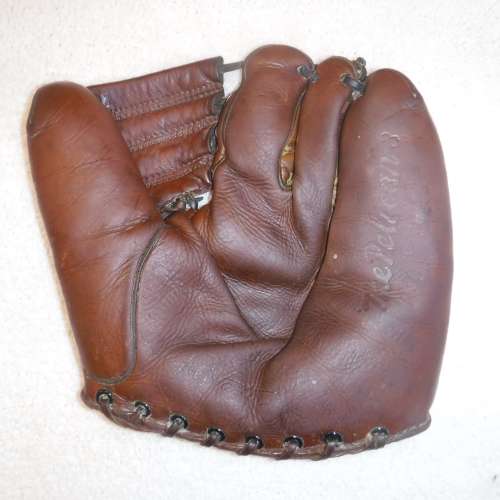 Joe Hatten Dubow The Pelican Front