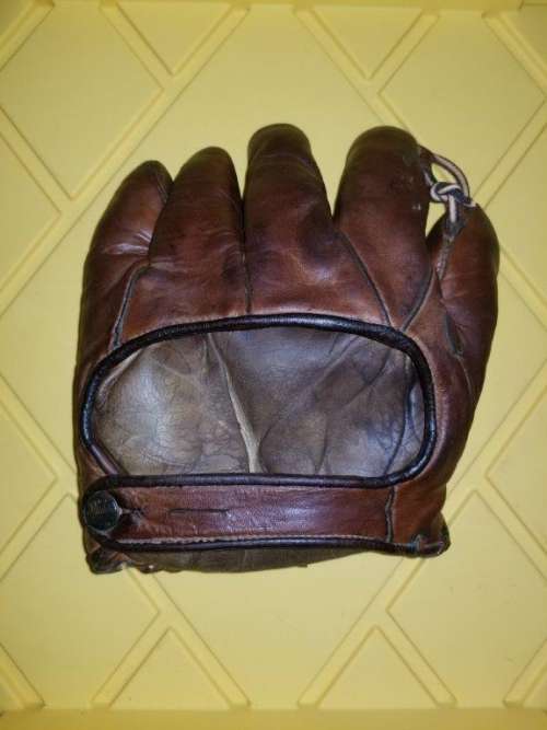 Kiki Cuyler Dubow Back