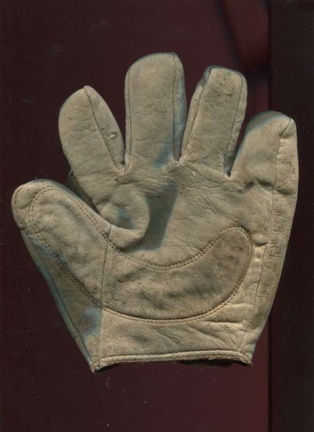 Crescent Glove Front