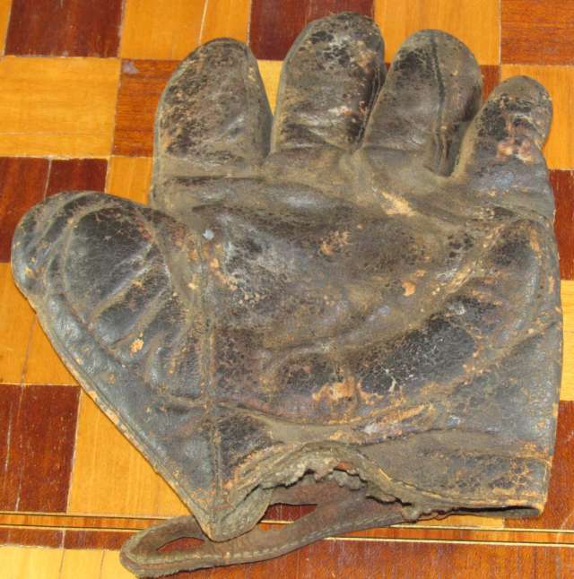 Early 1900's Crescent Glove Front