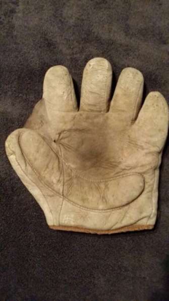 Early 1900's Victor 12 Crescent Glove Front