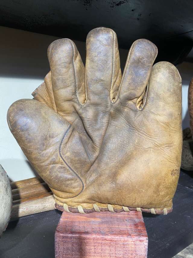 Goldsmith 28 Full Web With Celluloid Button Front