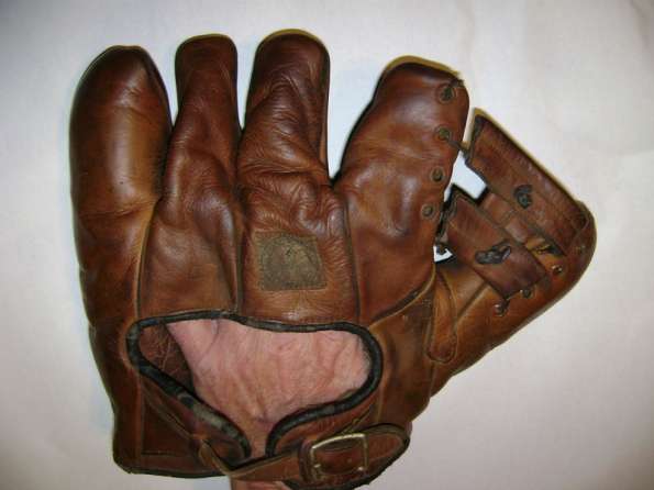 Honus Wagner Co. Glove Back