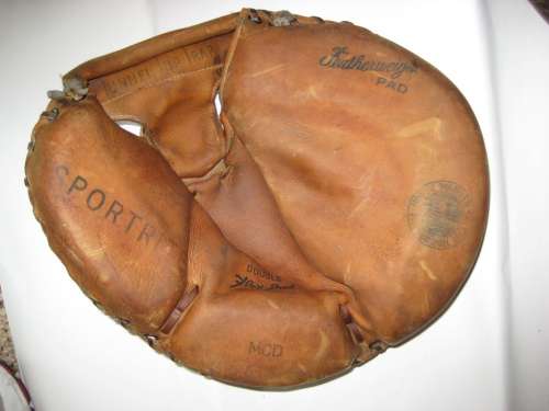 Honus Wagner Sporting Goods MCD Catchers Mitt Front