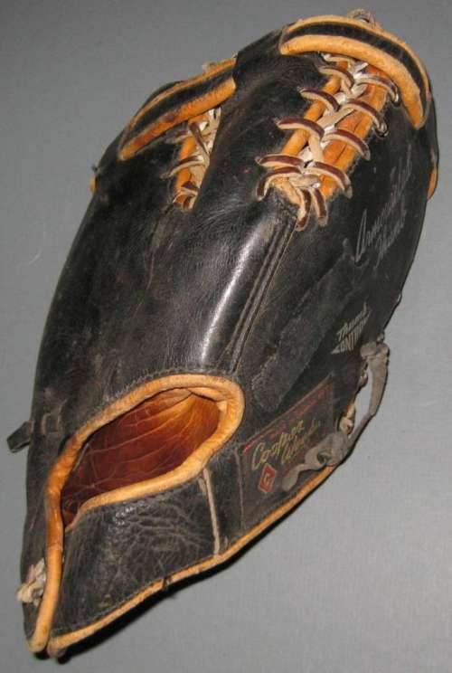 Cooper Weeks Basemitt Back - Canada