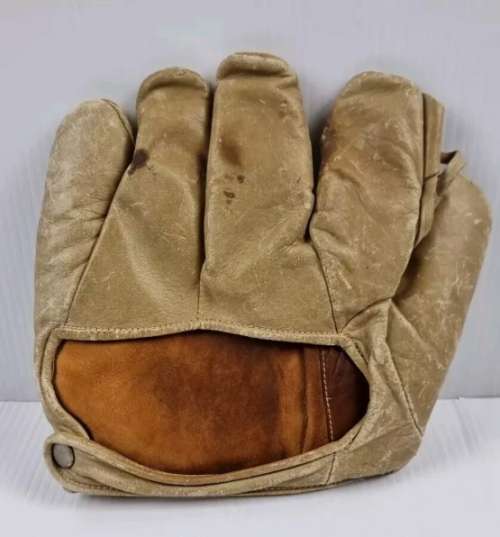 Denzil Don Glove Back - Australia