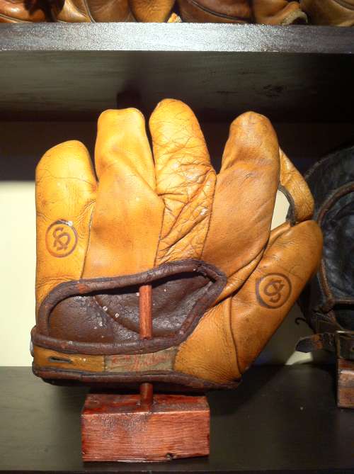 Holdens 1 Inch Web Back - Canada