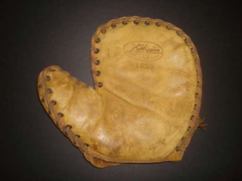 Eddie Waitkus JC Higgins 1623 Basemitt Front