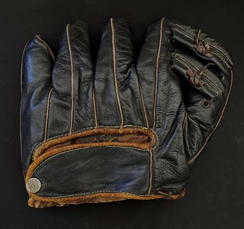 Joe DiMaggio Spalding 107 Back