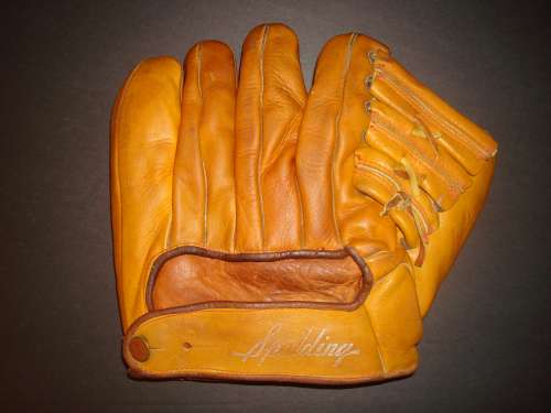 Joe DiMaggio Spalding 133 Back