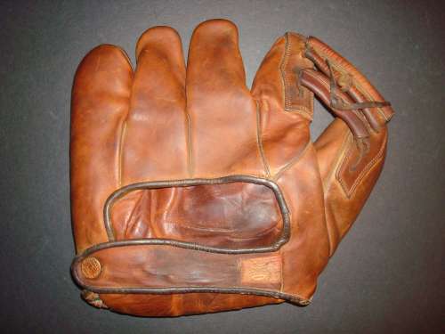 Joe DiMaggio Spalding 222-01 World Champion Model Back