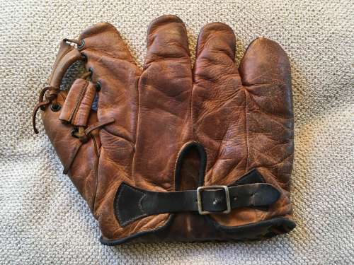 Joe DiMaggio Spalding 222-31 Back