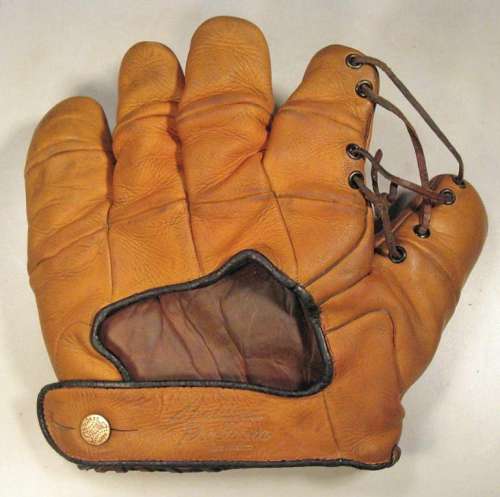 Joe DiMaggio Spalding 233 Back