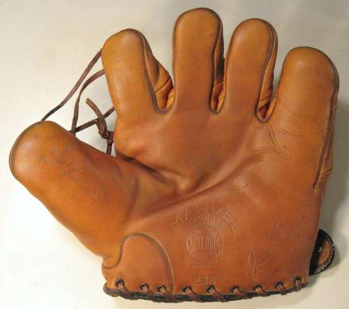 Joe DiMaggio Spalding 233 Front