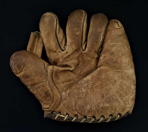 Lou Gehrig Banner Glove Front