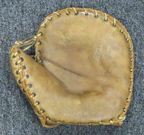 Lou Gehrig Pennant 434 Basemitt Front