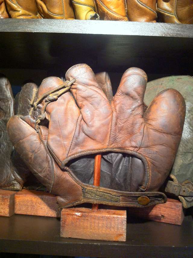 Lowe & Campbell 20 Lefty Back