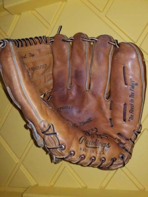 Mickey Mantle Rawlings XPG20 Front