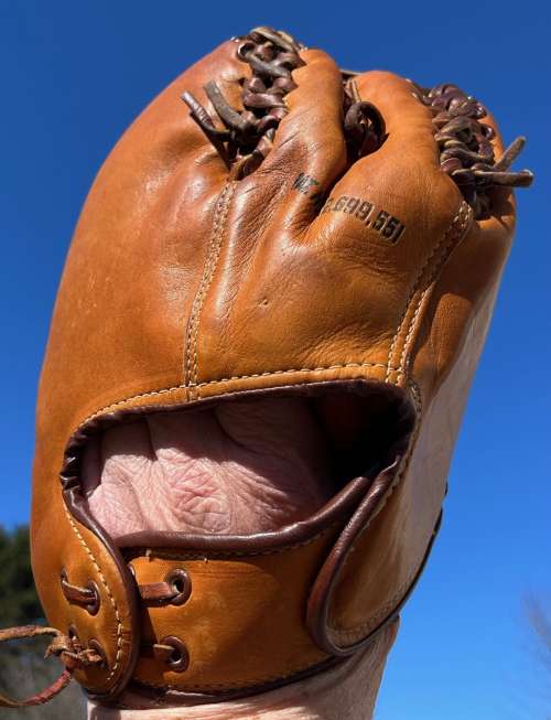 Nokona B9 Basemitt Back