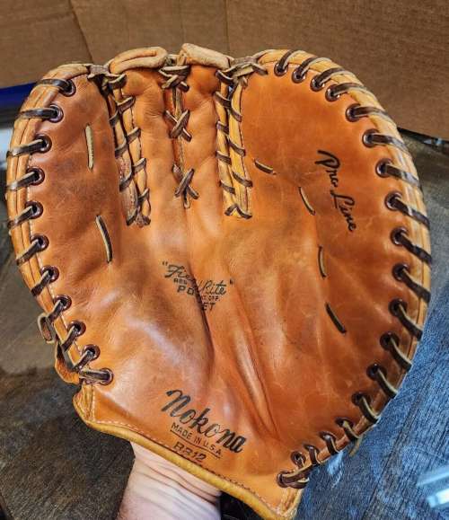Nokona BB12 Basemitt Front