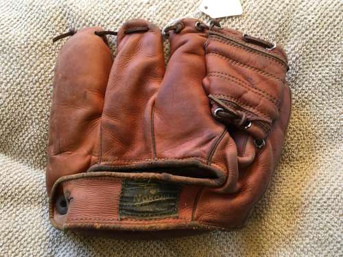 Billy Loes Nokona G28 Back