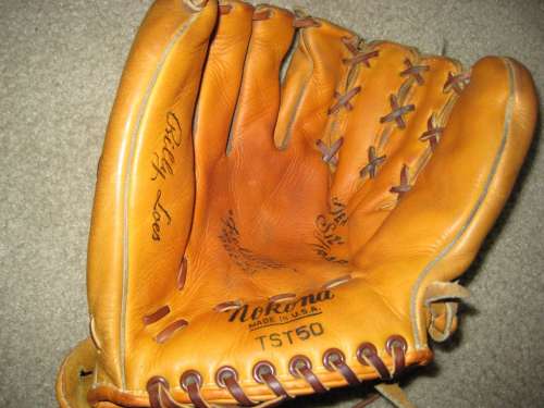 Billy Loes Nokona TST60 Front