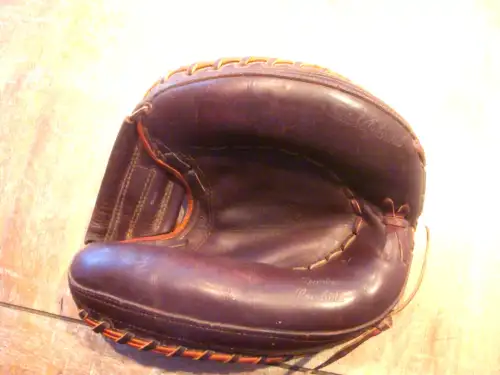 Dick Aylward Nokona C59 Catchers Mitt Front
