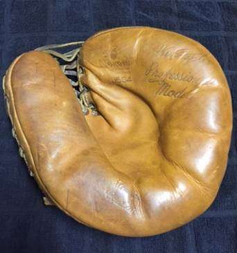 Ken Staples Nokona J504 Front