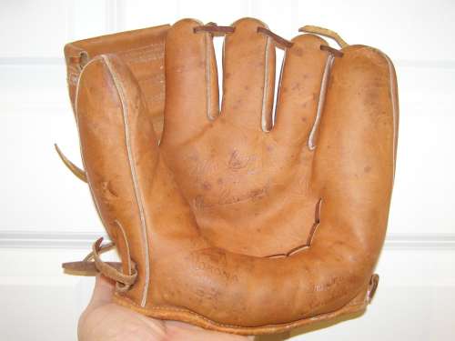 Chico Carrasquel Nokona G56 Front