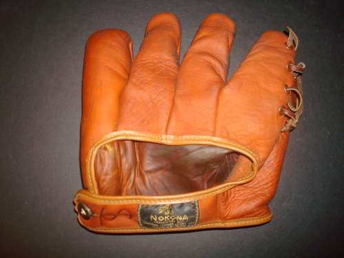 Chico Carrasquel Nokona J104 Back