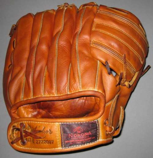 Don Mossi Nokona DM Back